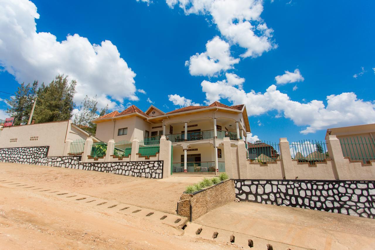 Auberge Saint Jean Leopold Кигали Екстериор снимка