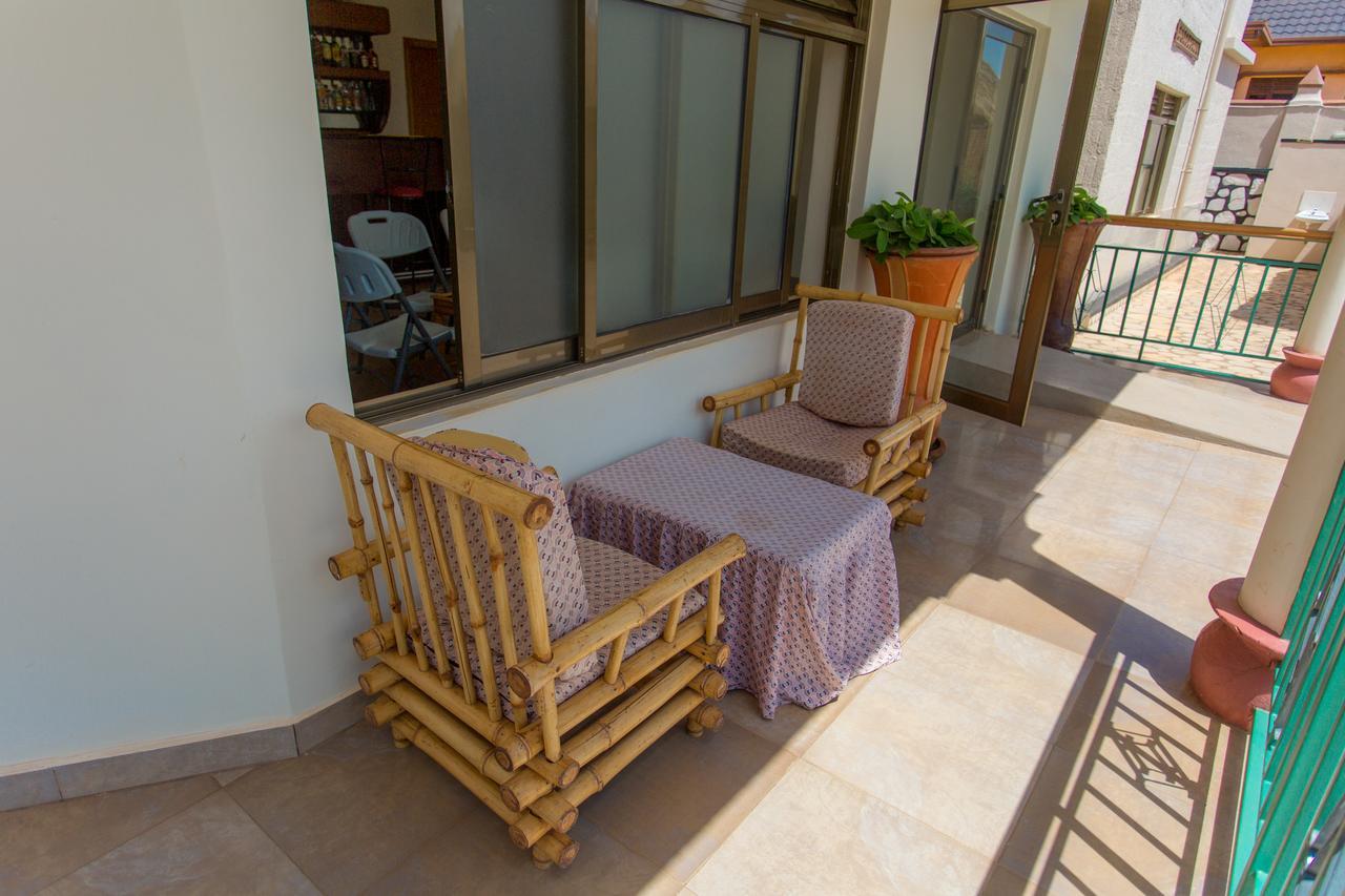 Auberge Saint Jean Leopold Кигали Екстериор снимка